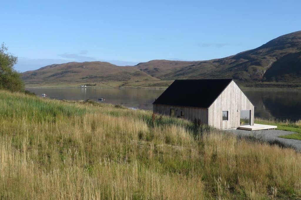 Vila Beautiful Views From Right Above The Water Dunan Exteriér fotografie